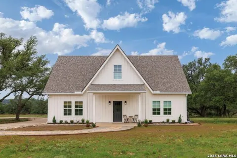 105 Colette Ln
