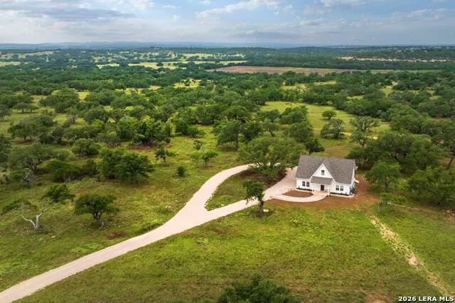 105 Colette Ln Blanco, TX 78606