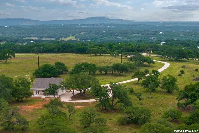 105 Colette Ln Blanco, TX 78606