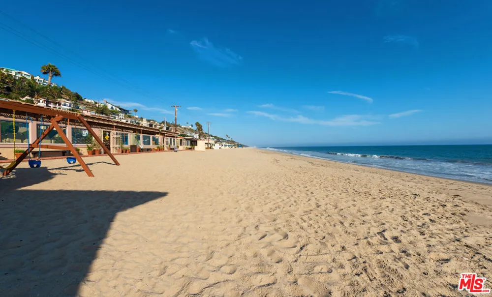 21400 Rambla Vista Malibu, CA 90265