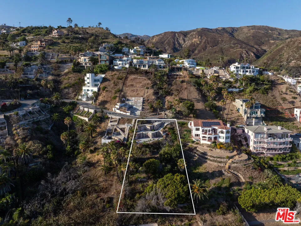 21400 Rambla Vista Malibu, CA 90265