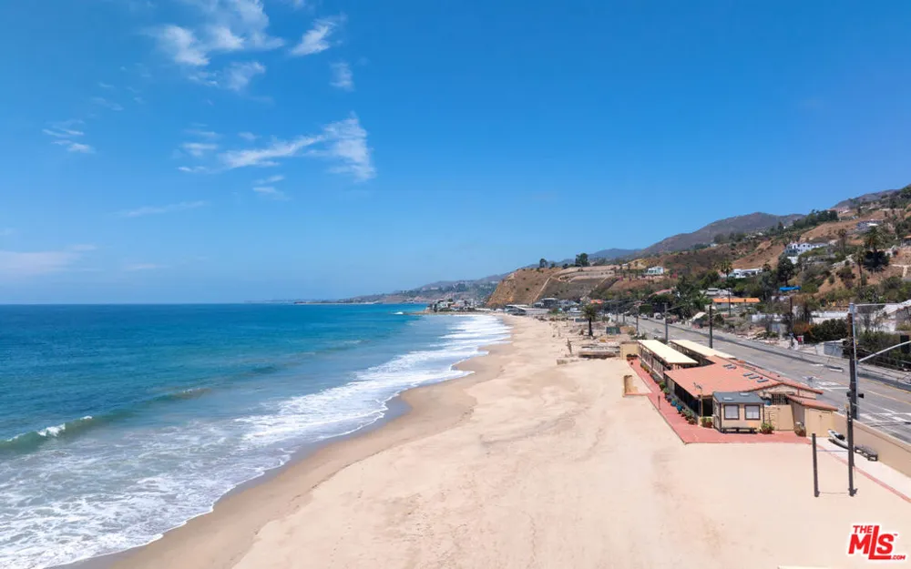 21400 Rambla Vista Malibu, CA 90265