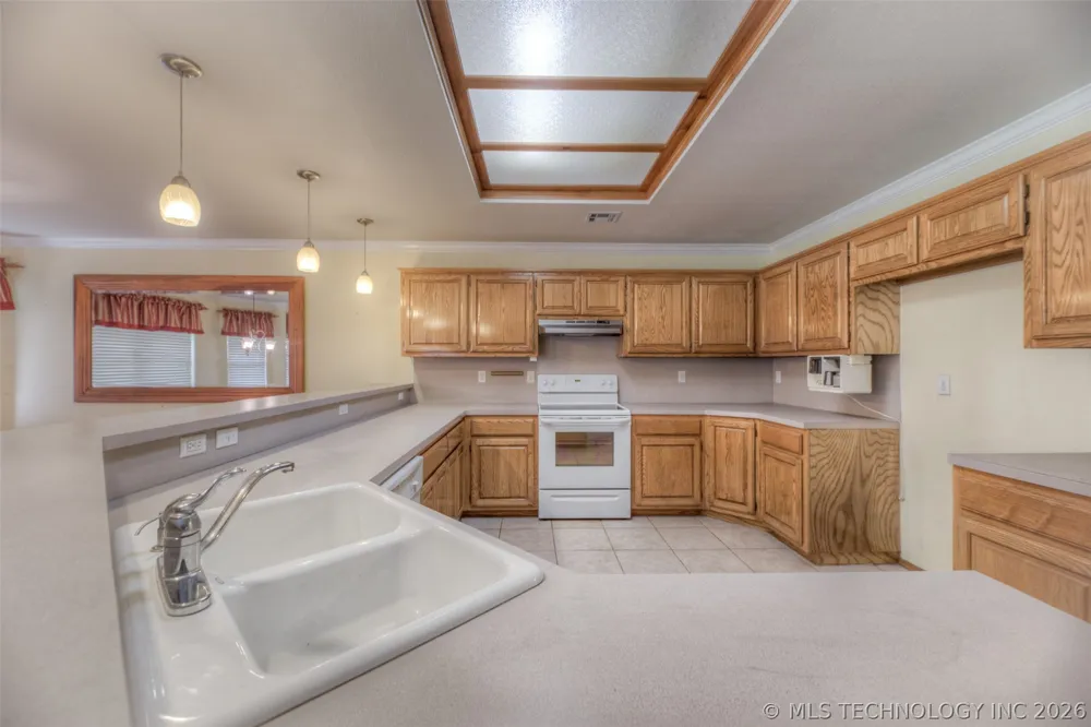 725 W 98th Street Jenks, OK 74037