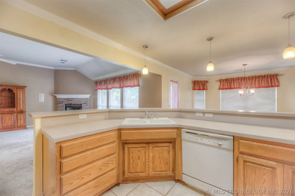 725 W 98th Street Jenks, OK 74037