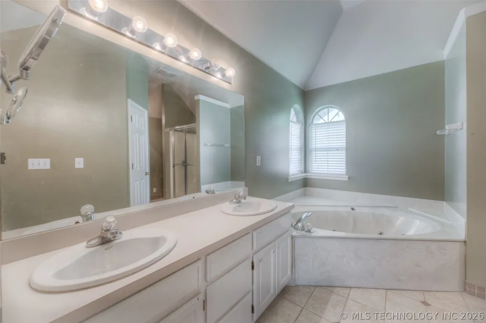 725 W 98th Street Jenks, OK 74037