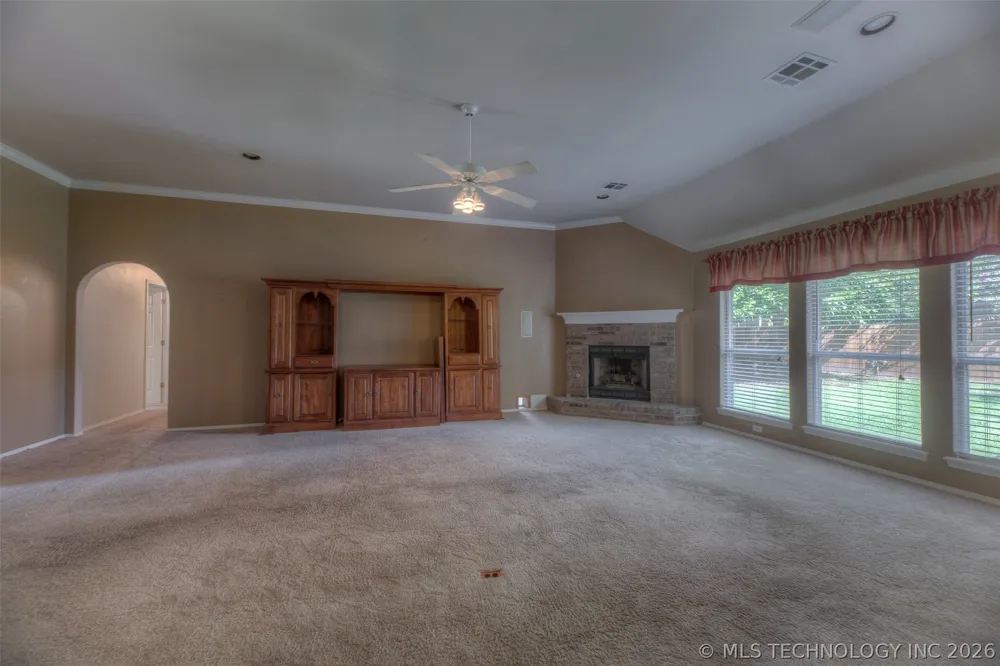 725 W 98th Street Jenks, OK 74037