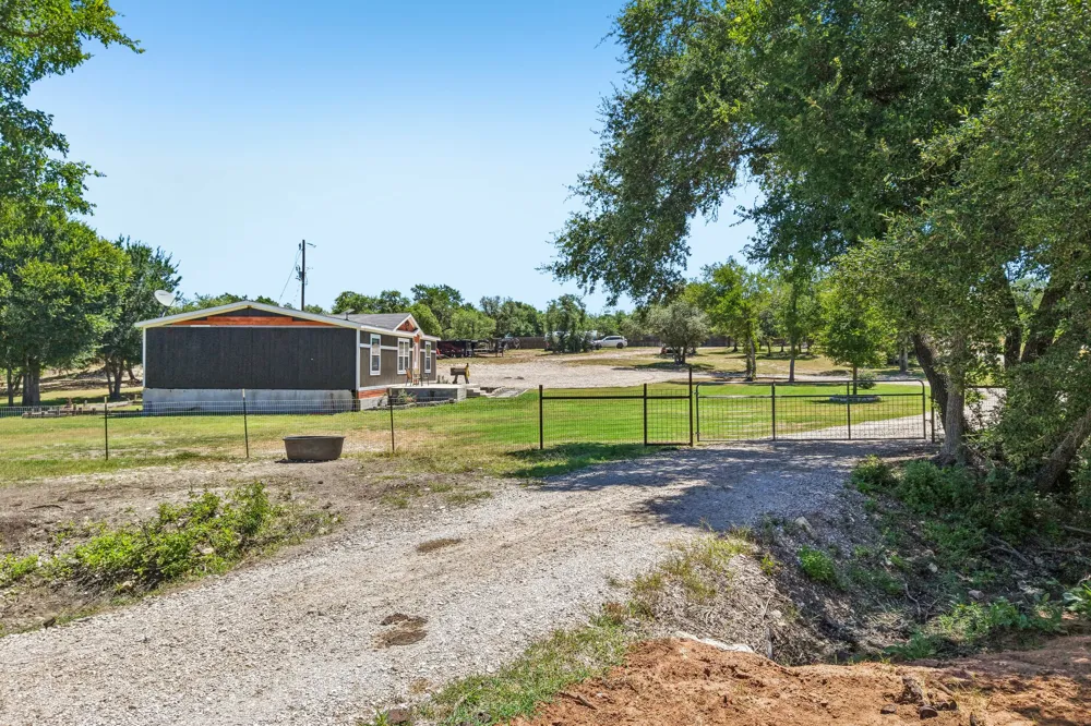 9240 County Road 272 Bertram, TX 78605