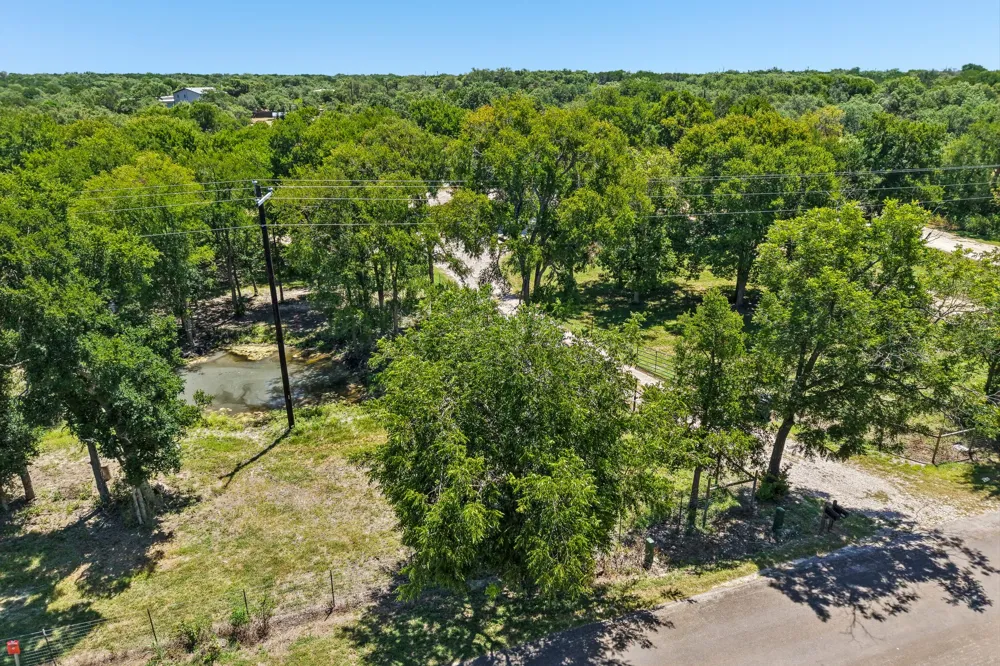 9240 County Road 272 Bertram, TX 78605