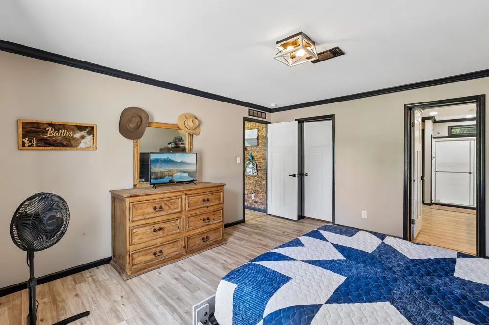 9240 County Road 272 Bertram, TX 78605