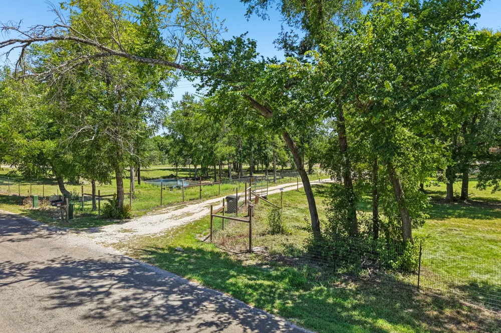 9240 County Road 272 Bertram, TX 78605