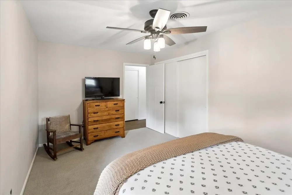 1302 Shadybrook Lane Lufkin, TX 75904