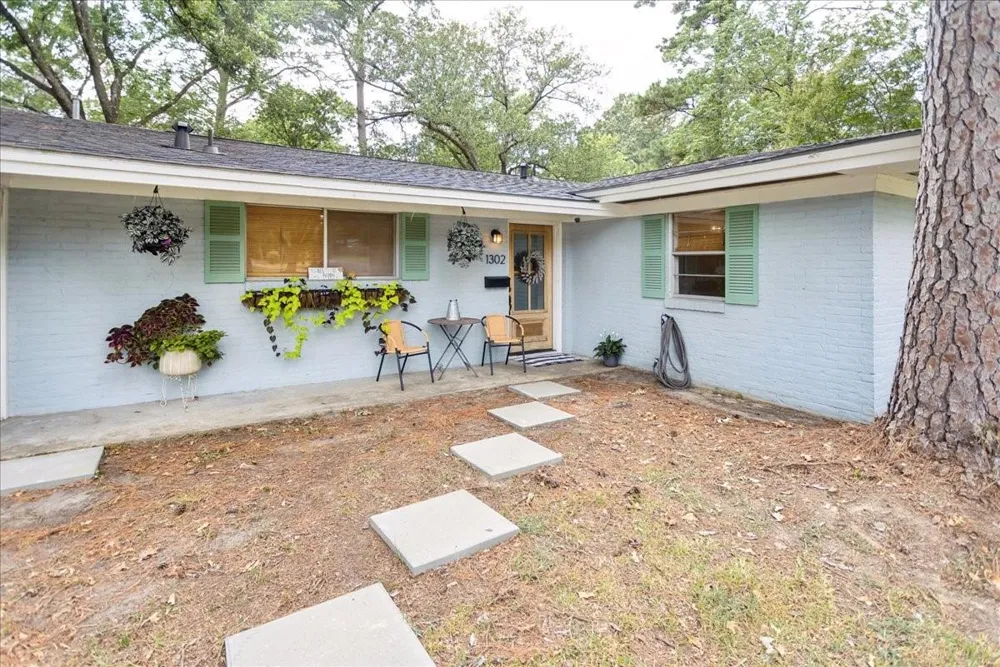 1302 Shadybrook Lane Lufkin, TX 75904