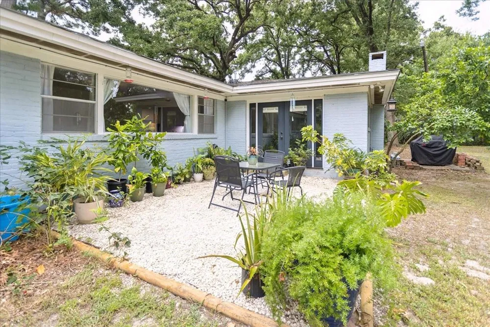1302 Shadybrook Lane Lufkin, TX 75904