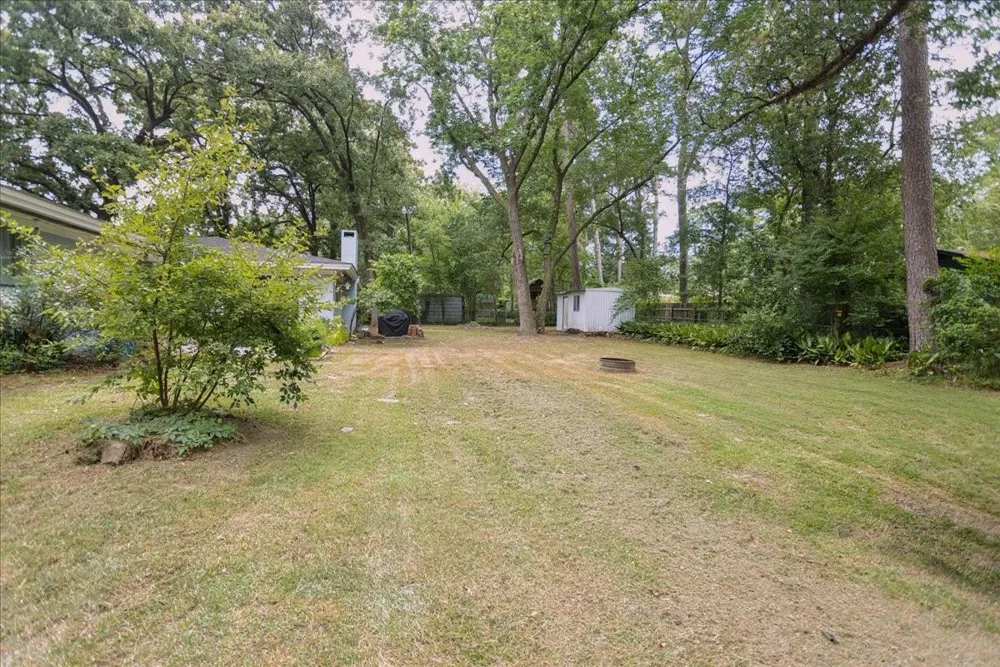 1302 Shadybrook Lane Lufkin, TX 75904