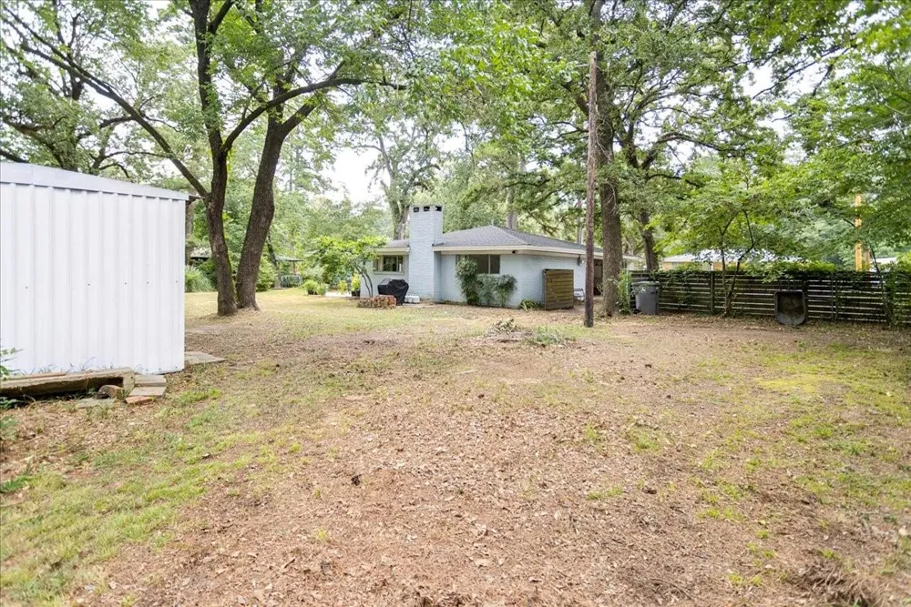 1302 Shadybrook Lane Lufkin, TX 75904