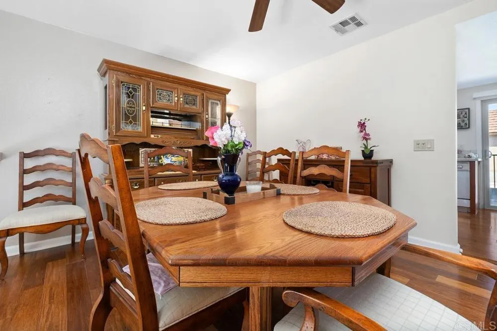 2756 Meadow Lark Drive San Diego, CA 92123