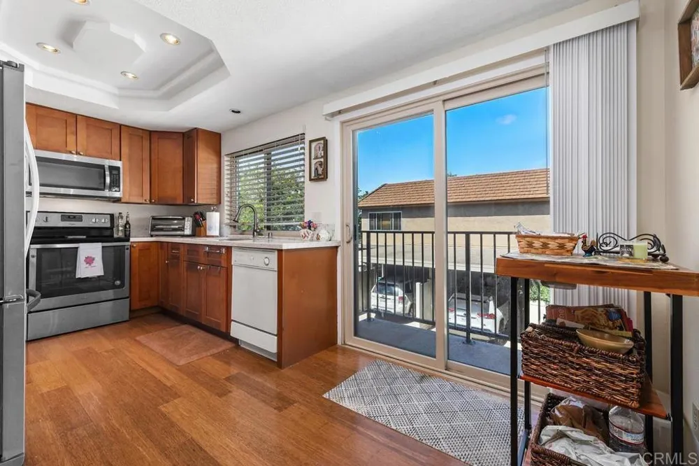2756 Meadow Lark Drive San Diego, CA 92123