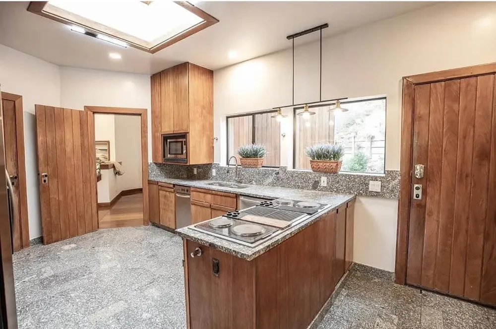 16012 Flintlock Road Cupertino, CA 95014