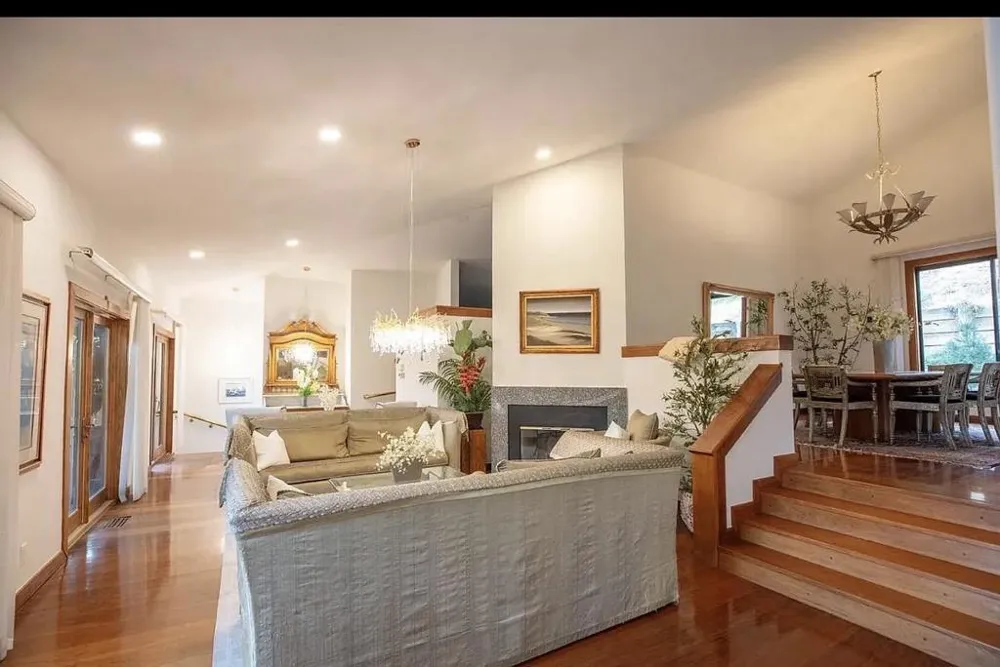 16012 Flintlock Road Cupertino, CA 95014