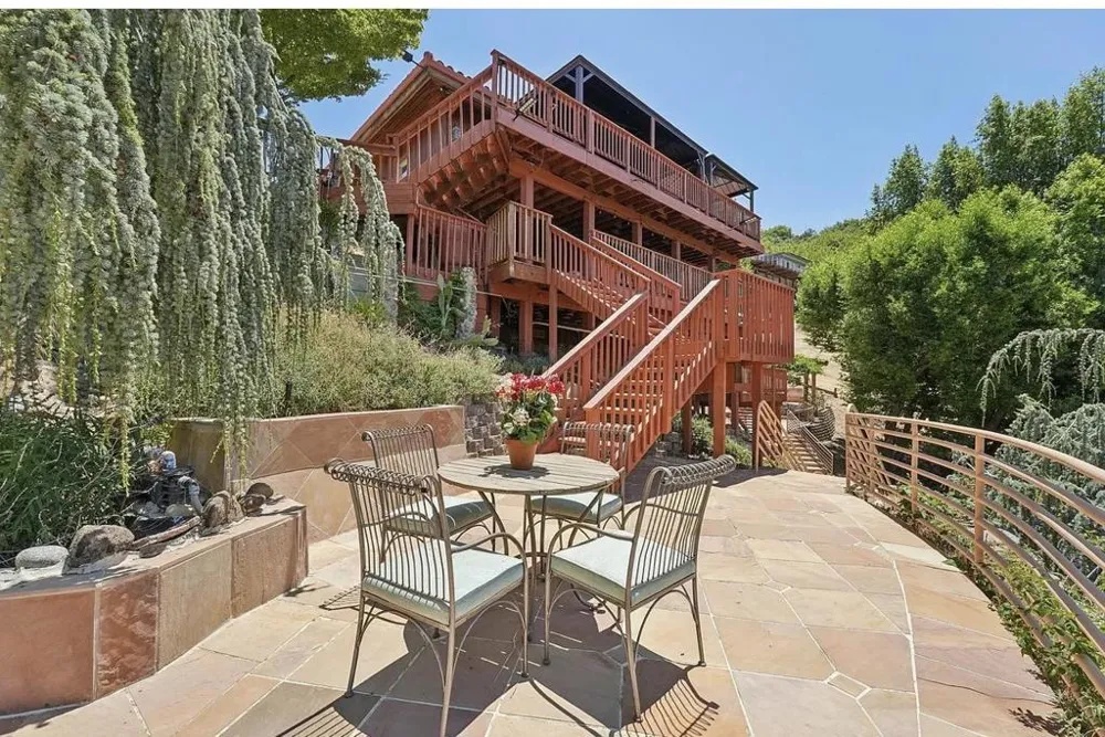 16012 Flintlock Road Cupertino, CA 95014