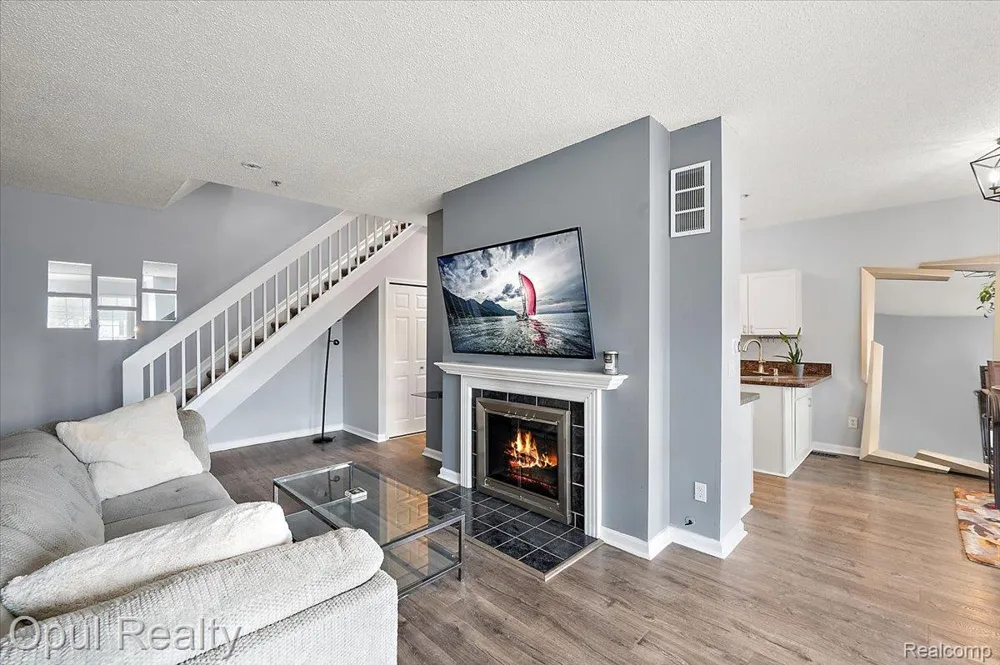 49714 Draper Circle #87 Plymouth Charter Township, MI 48170
