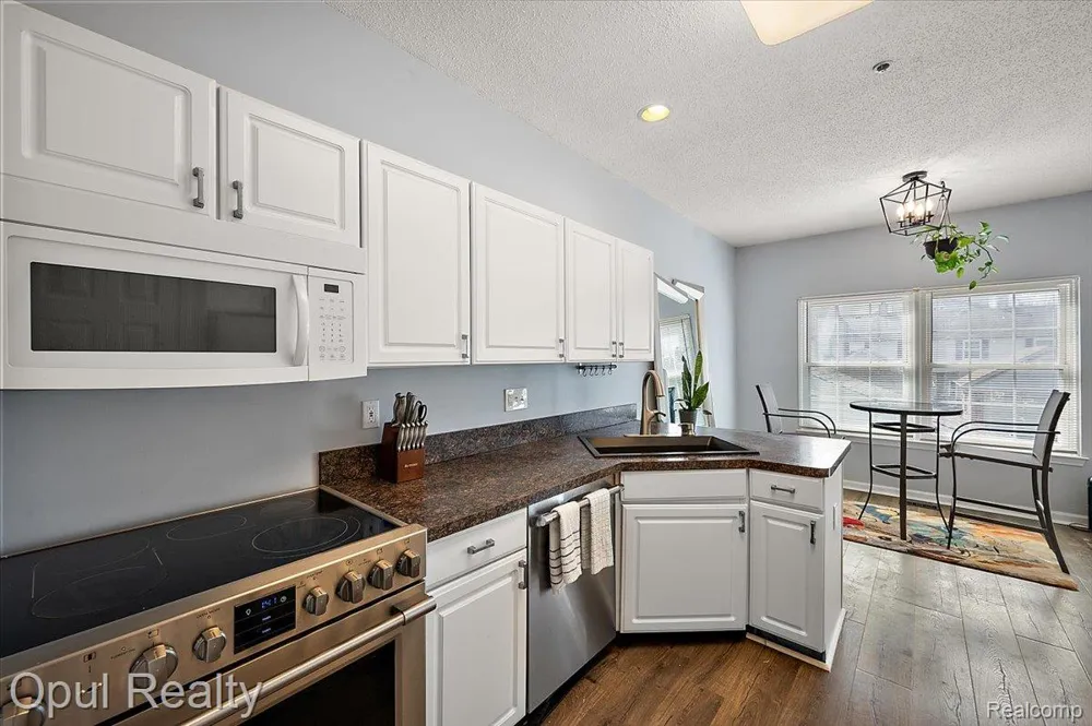 49714 Draper Circle #87 Plymouth Charter Township, MI 48170
