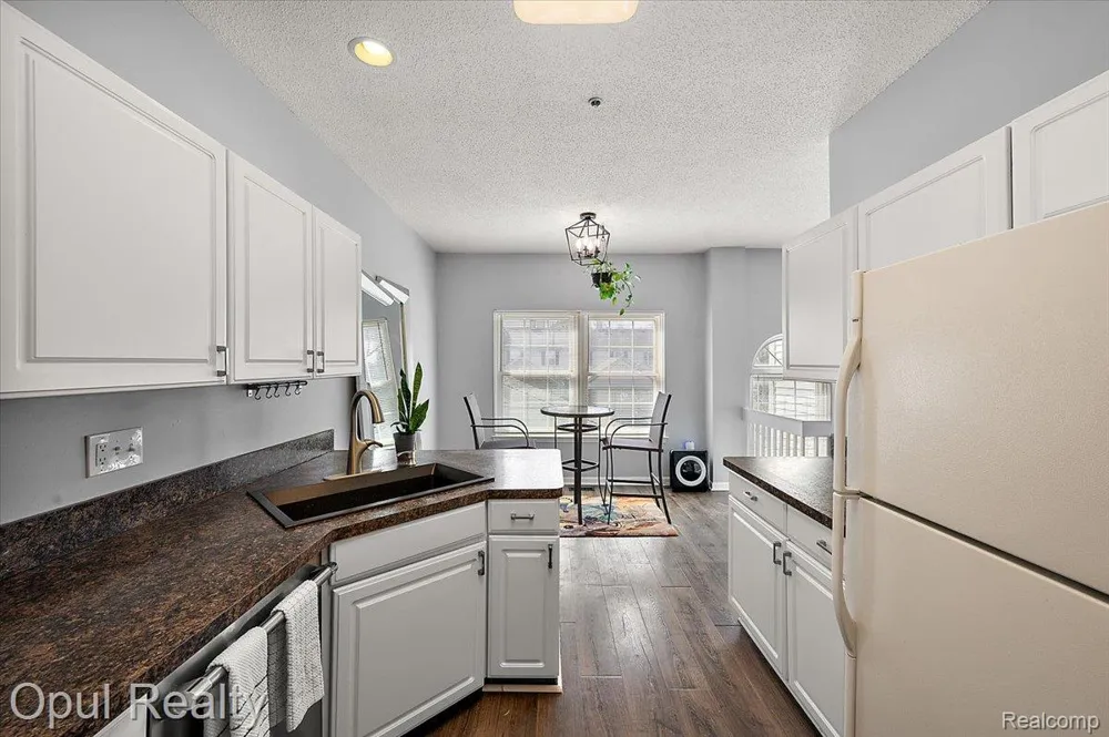 49714 Draper Circle #87 Plymouth Charter Township, MI 48170