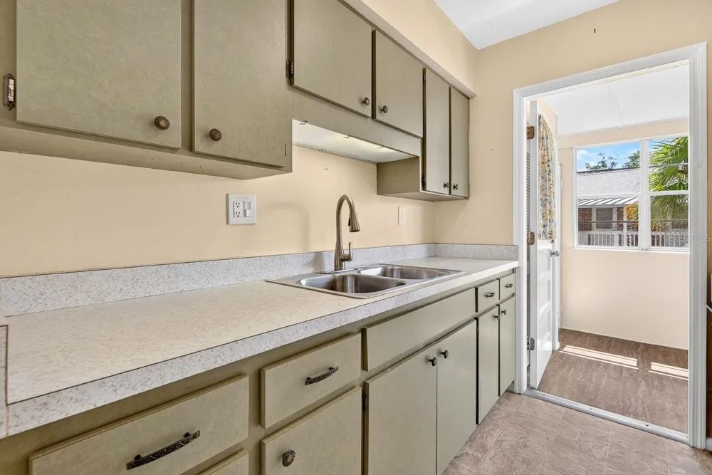 4507 9TH STREET W #D6 Bradenton, FL 34207
