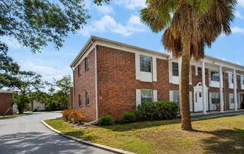 4507 9TH STREET W #D6