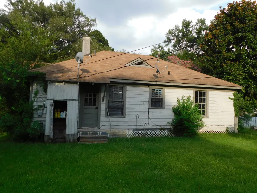 213 3RD STREET PINEHILL STREET Springhill, LA 71075