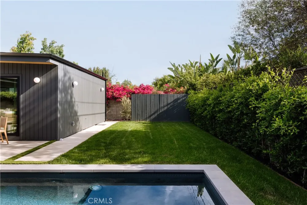5267 Ventura Canyon Avenue Sherman Oaks, CA 91401