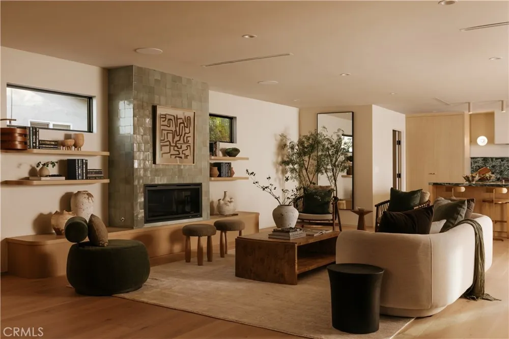5267 Ventura Canyon Avenue Sherman Oaks, CA 91401