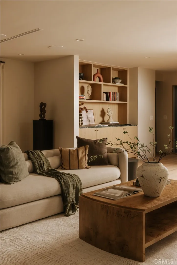 5267 Ventura Canyon Avenue Sherman Oaks, CA 91401