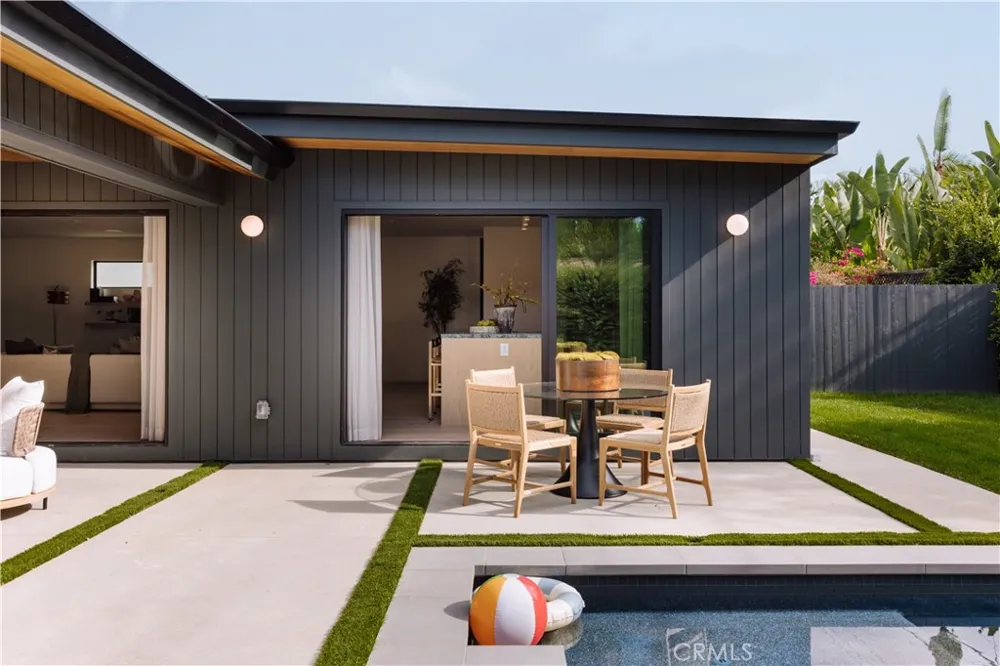 5267 Ventura Canyon Avenue Sherman Oaks, CA 91401