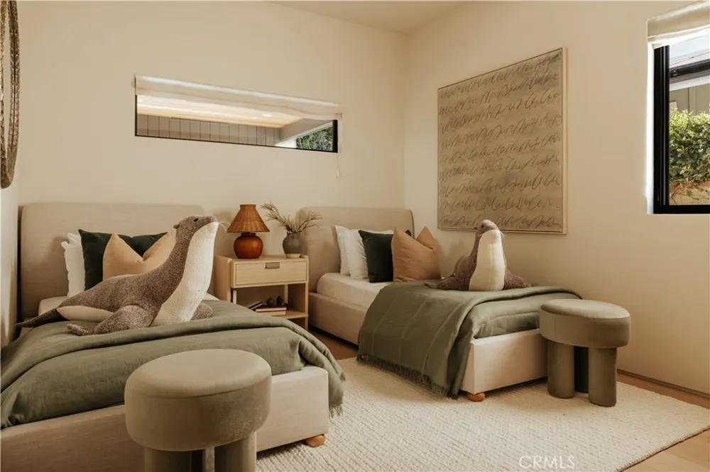 5267 Ventura Canyon Avenue Sherman Oaks, CA 91401