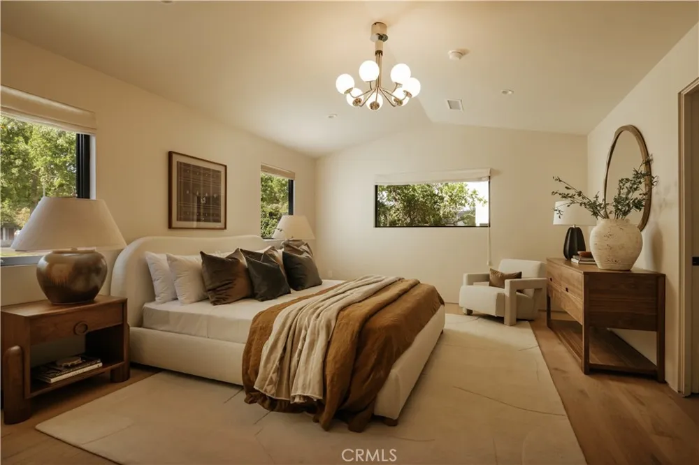 5267 Ventura Canyon Avenue Sherman Oaks, CA 91401