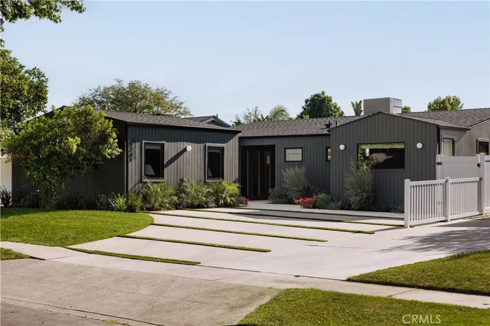 5267 Ventura Canyon Avenue Sherman Oaks, CA 91401