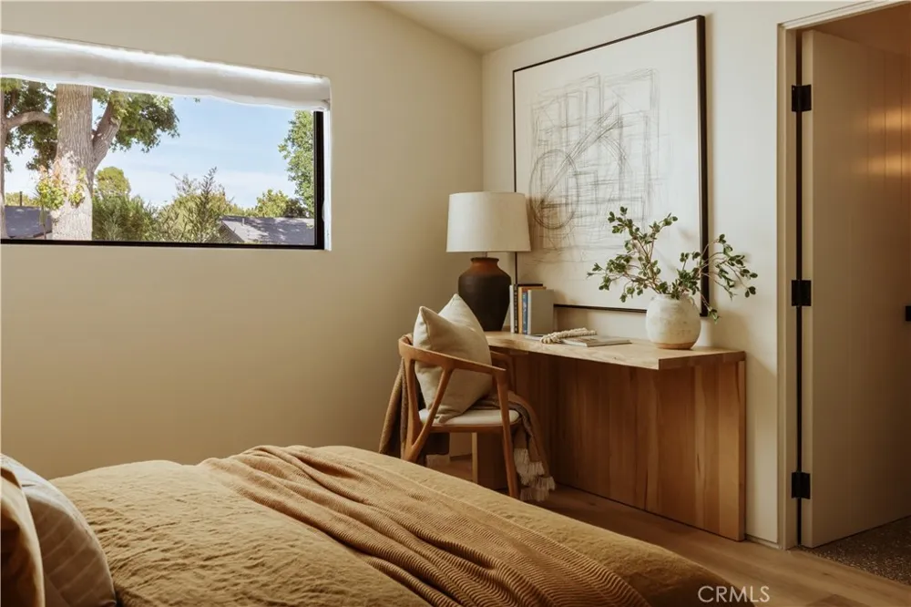 5267 Ventura Canyon Avenue Sherman Oaks, CA 91401