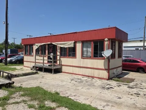 2450 W Ridge Road