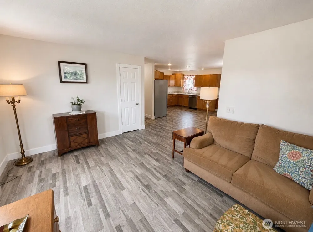 105 22nd Street NE Long Beach, WA 98631