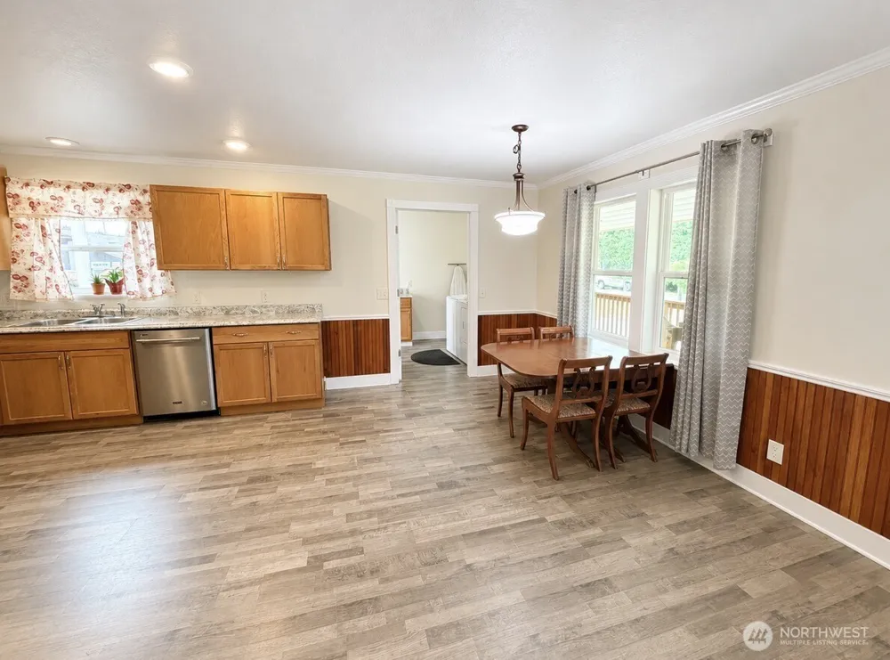 105 22nd Street NE Long Beach, WA 98631