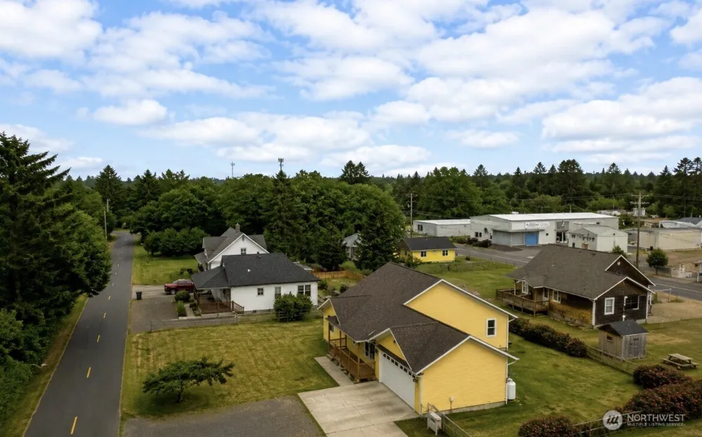 105 22nd Street NE Long Beach, WA 98631