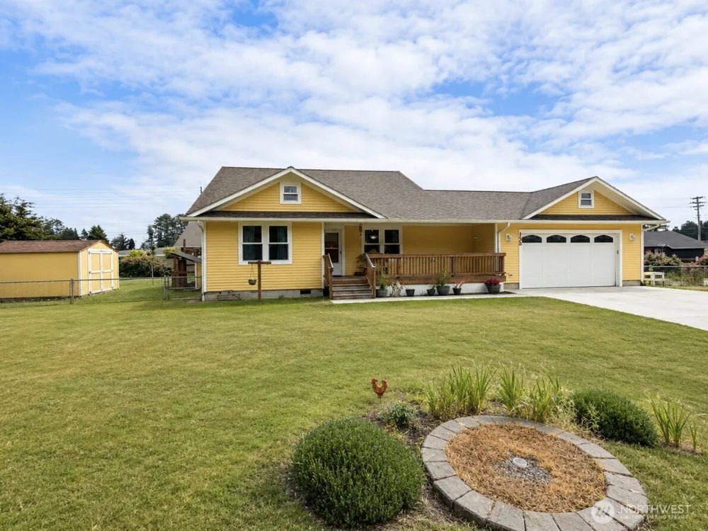 105 22nd Street NE Long Beach, WA 98631
