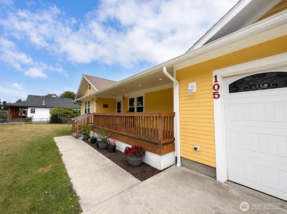 105 22nd Street NE Long Beach, WA 98631