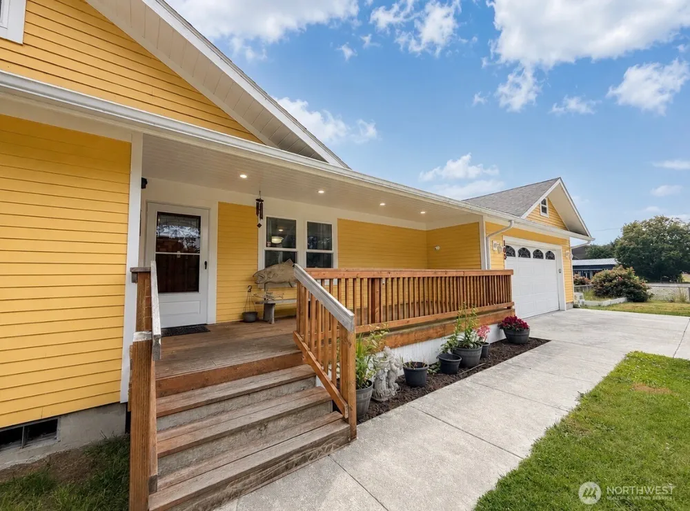 105 22nd Street NE Long Beach, WA 98631
