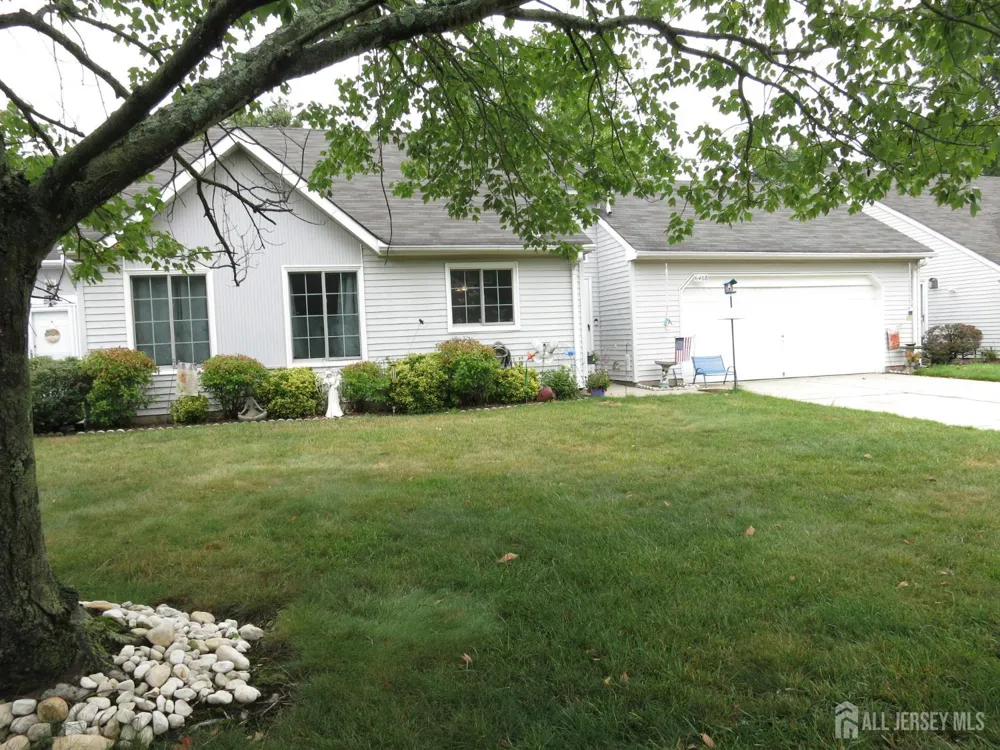 640 Madison Drive #B Monroe, NJ 08831