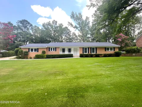 1943 Birchwood Way