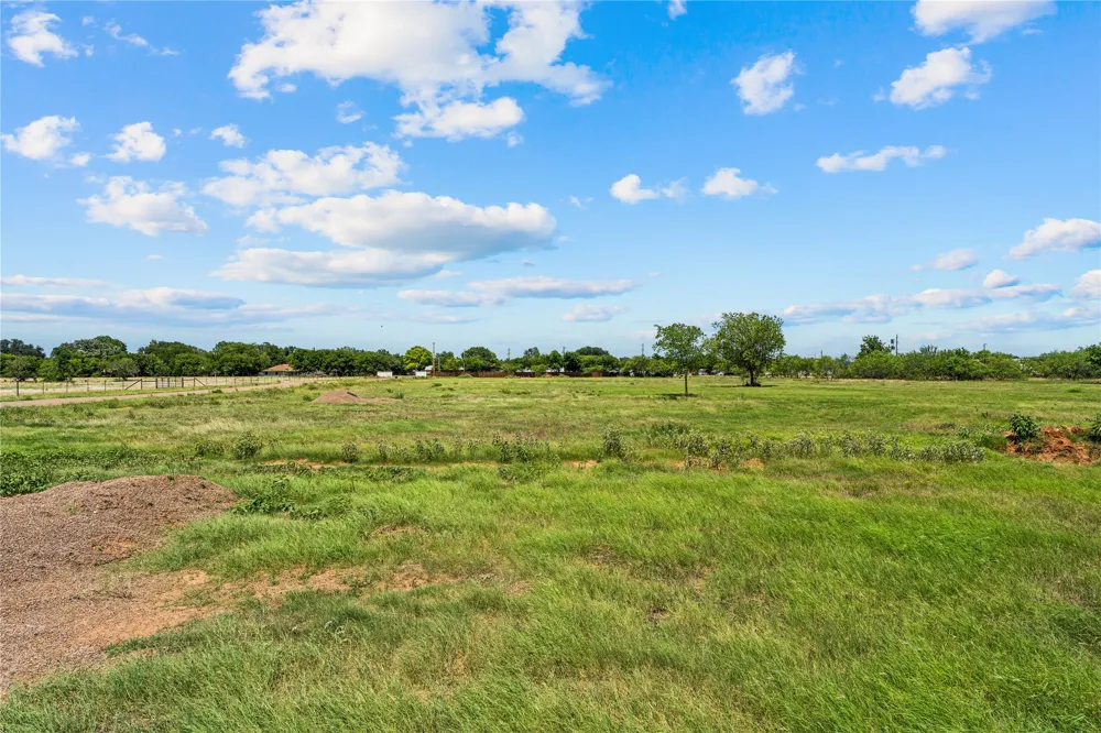 Lakewood Drive Whitney, TX 76692