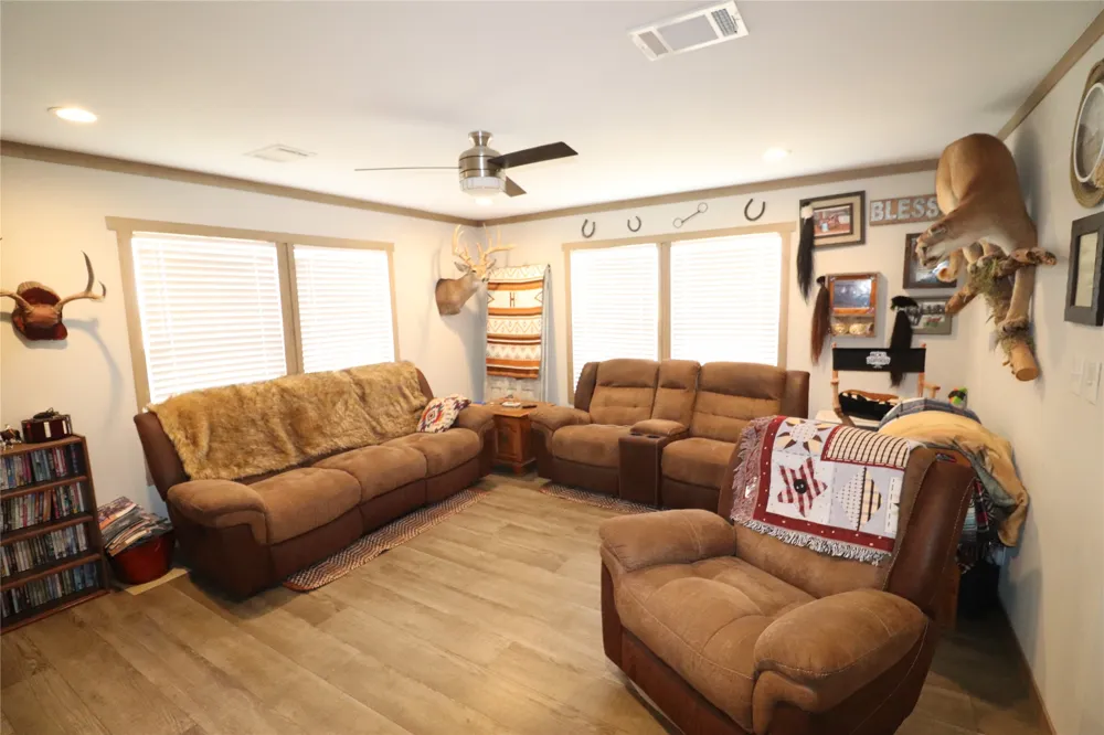 9315 CR 106 W Vernon, TX 76384