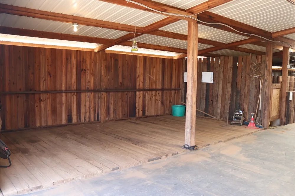 9315 CR 106 W Vernon, TX 76384